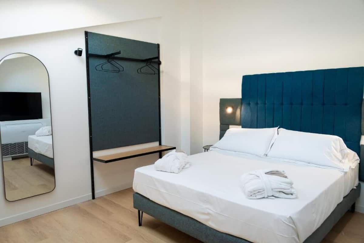 Superior Apartment | In-room safe, blackout drapes, iron/ironing board, free WiFi