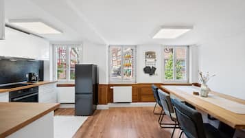 Oven, stovetop, dishwasher