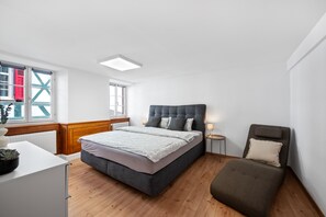 3 bedrooms, WiFi, bed sheets