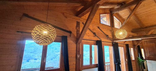 Le lodge des ours Located just a few minutes from the Espace Diamant, with sublime views.