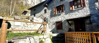 An authentic refuge in the heart of Val di Mello Between granite, silence and nature