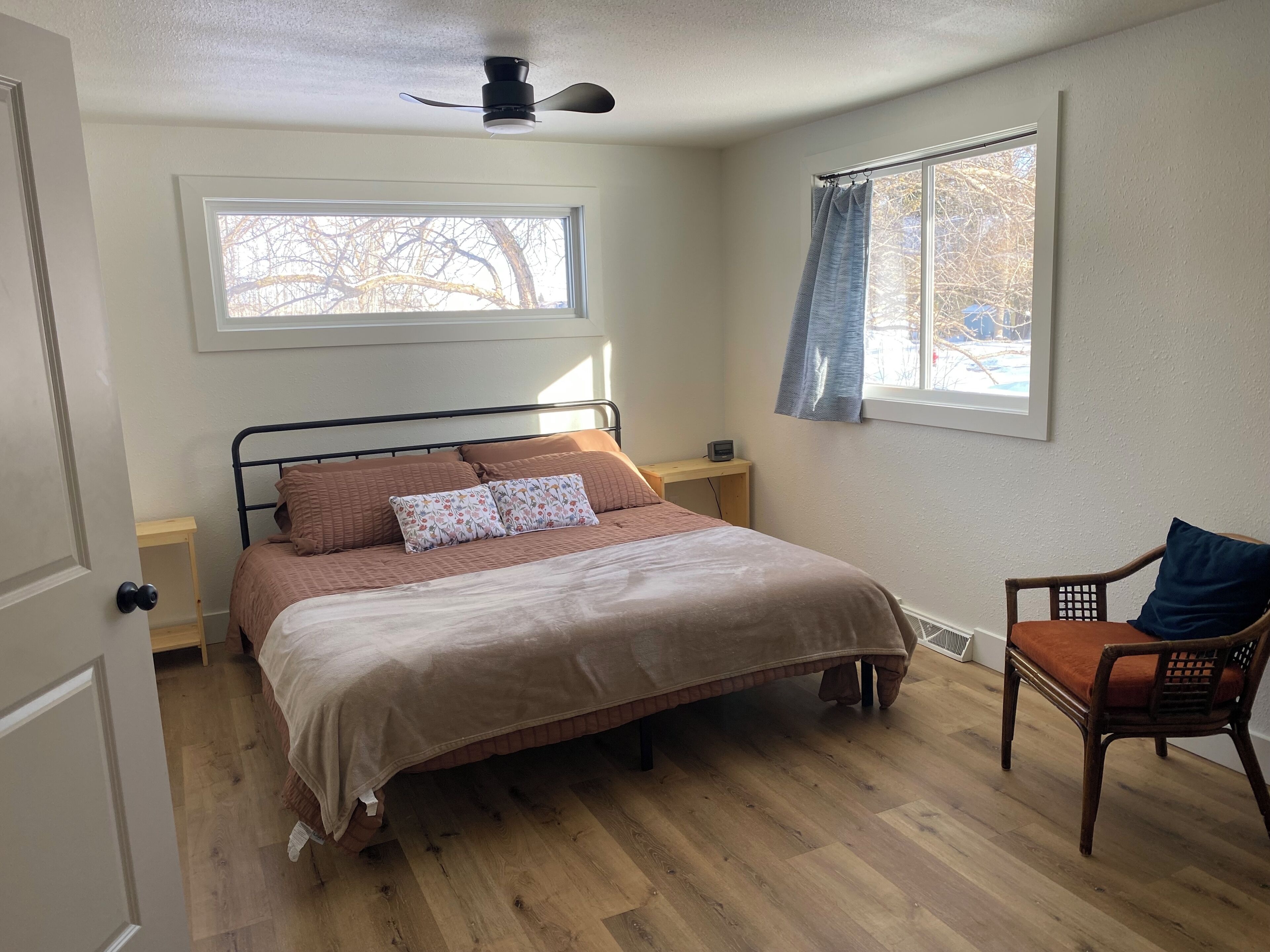 4 habitaciones, tabla de planchar con plancha y wifi gratis 