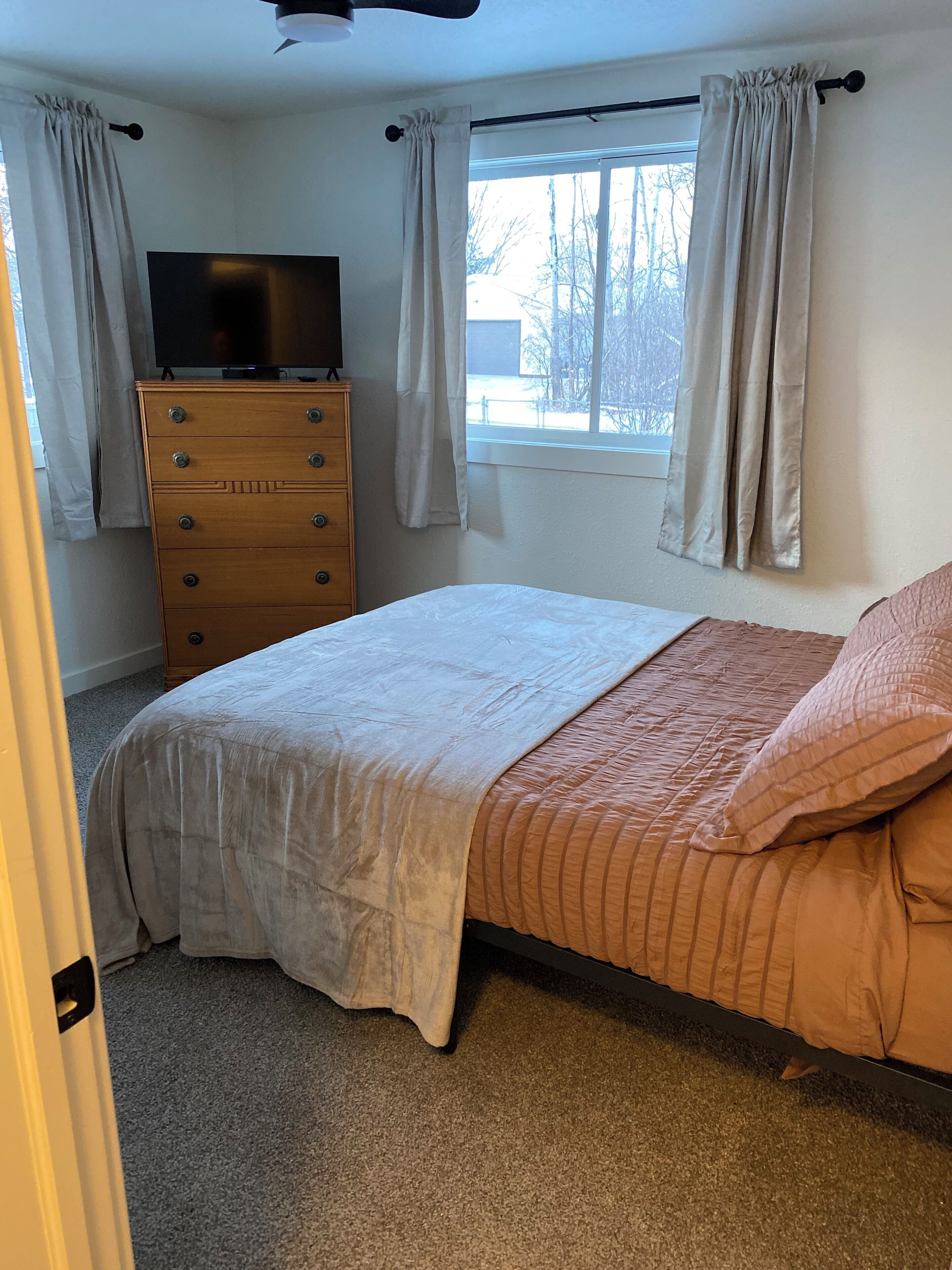 4 Schlafzimmer, Bügeleisen/Bügelbrett, kostenloses WLAN, Bettwäsche