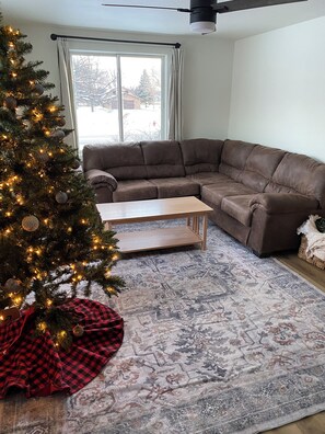 Smart-tv och eldstad