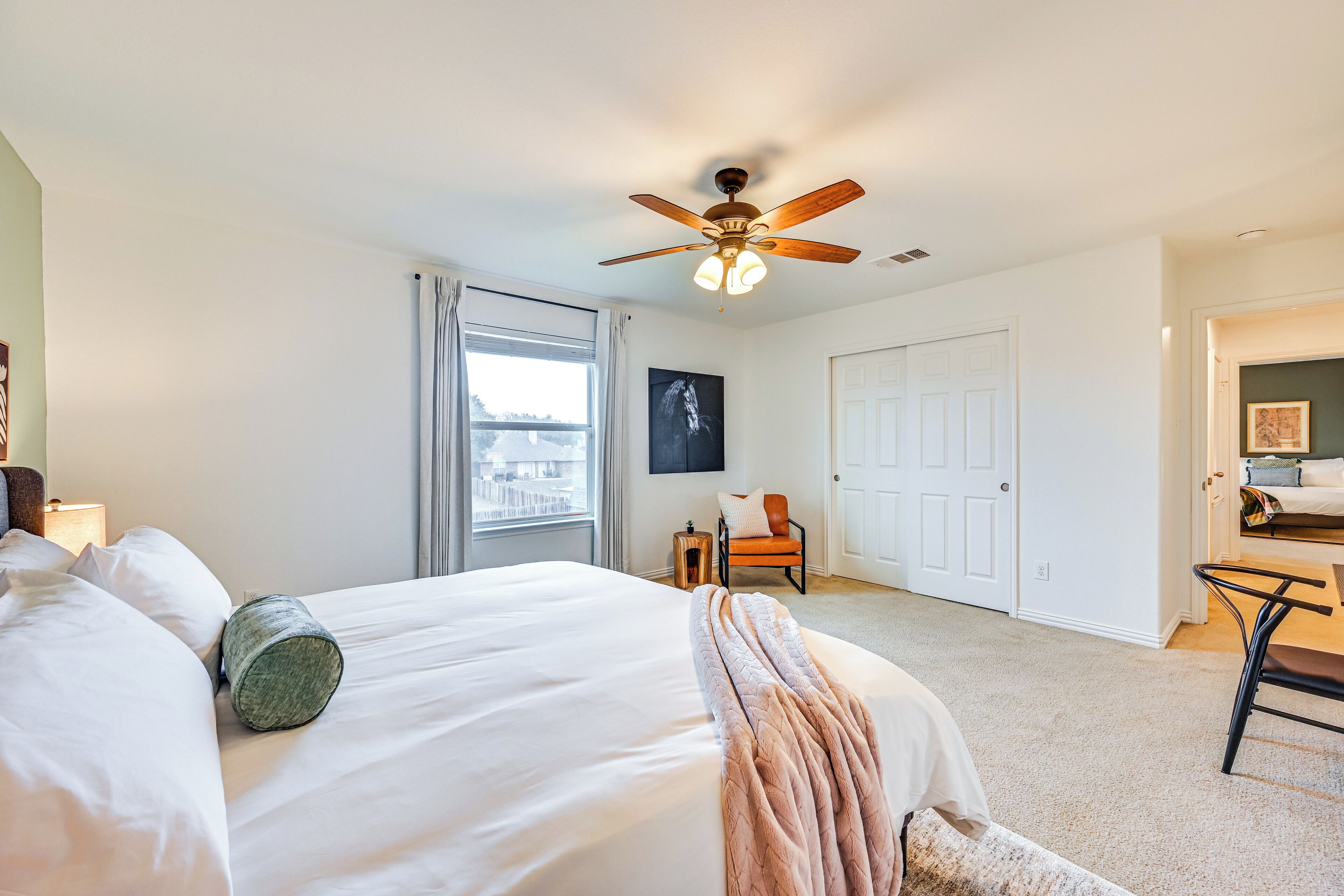 6 bedrooms, iron/ironing board, free WiFi, bed sheets