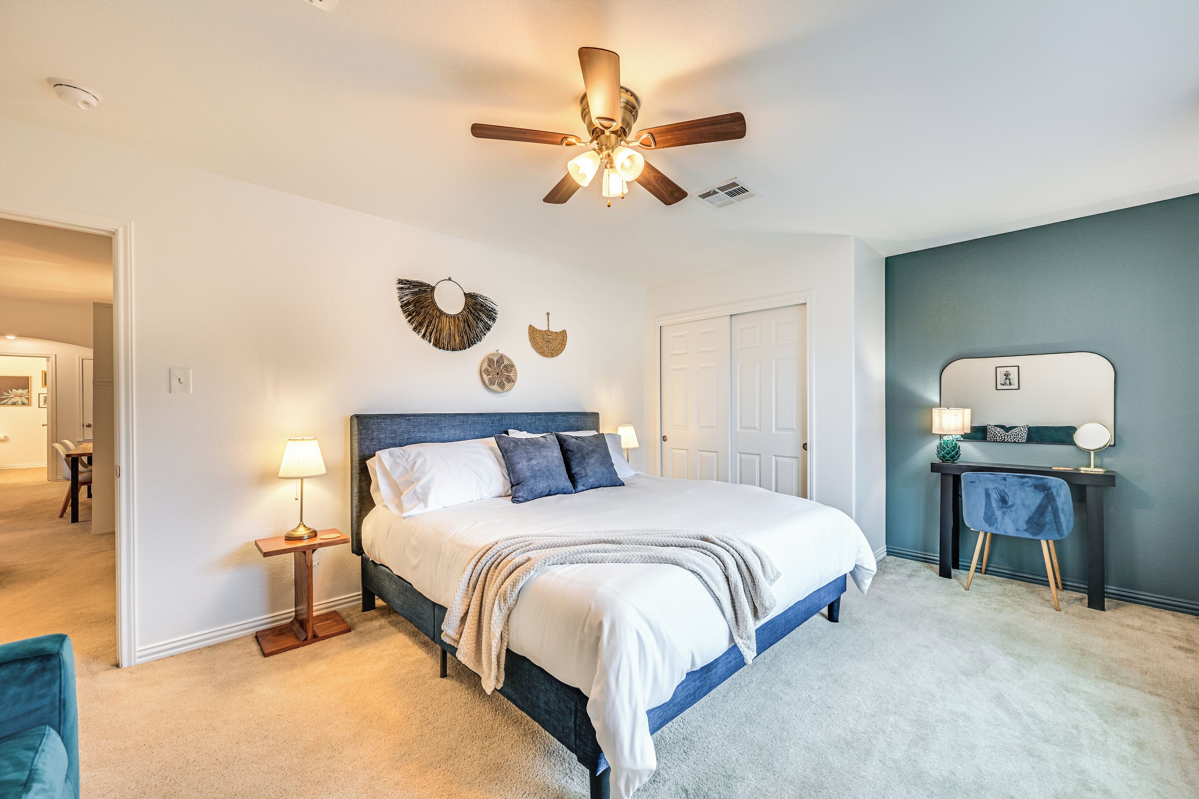 6 habitaciones, tabla de planchar con plancha y wifi gratis 