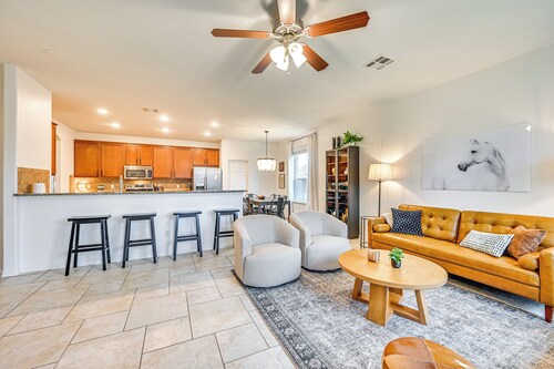 The Texan: Big Family Getaway with Texas Charm: 6BR in Killeen