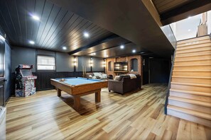 غرفة الألعاب