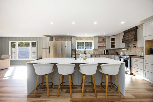 South Pines Estates – Sleeps 14 • Indoor Pool • Games Room • 26-Acre Retreat