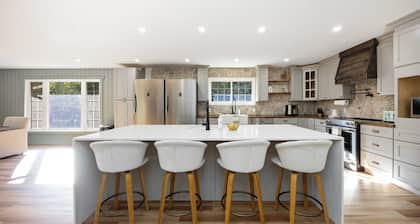 South Pines Estates â Sleeps 14 âą Indoor Pool âą Games Room âą 26-Acre Retreat