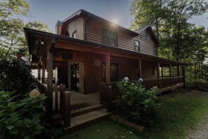 Exterior - Mountain Memories:HotTub, GameRoom-KingSuites (Blue Ridge)