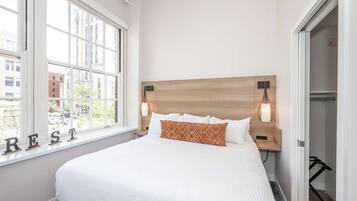 Lägenhet - flera sängar - kök - utsikt mot staden (The 333 Suites 201) | 2 sovrum, individuell inredning och unika möbler