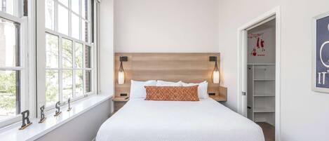 Departamento, varias camas, cocina, vista a la ciudad (The 333 Suites 201) | 2 habitaciones, decoración personalizada y muebles diferentes