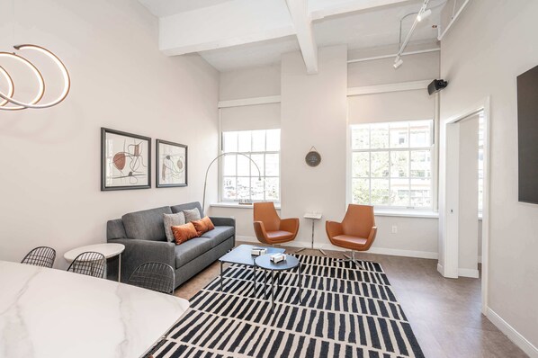 Apartment, Multiple Beds, Kitchen, City View (The 333 Suites 201) | Living area