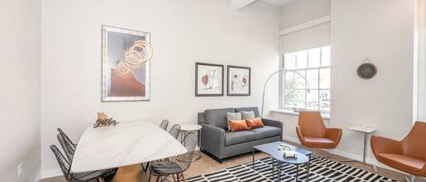 Apartment, Multiple Beds, Kitchen, City View (The 333 Suites 201) | Interior