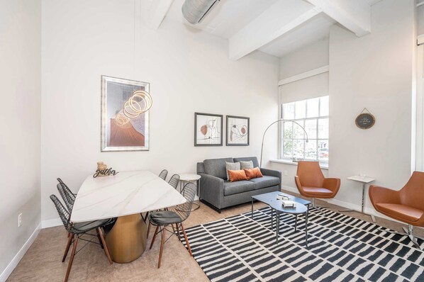 公寓, 多張床, 廚房, 城市景 (The 333 Suites 201) | 內部