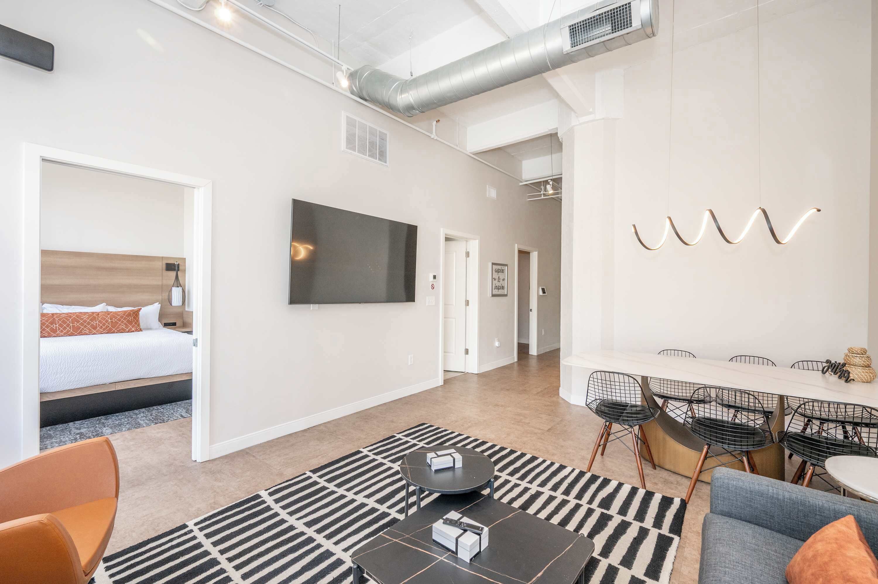 Apartment, Multiple Beds, Kitchen, City View (The 333 Suites 201) | Interior