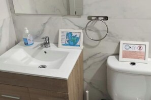 تجهيزات �دش، مجففات شعر، مناشف، صابون