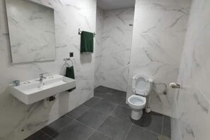 تجهيزات دش، مجففات شعر، مناشف، صابون