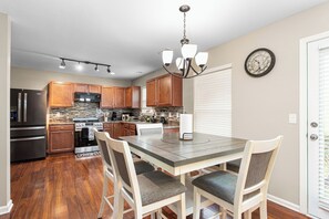 Dining - 324 Beautiful Residence in Mebane NC. (Mebane)