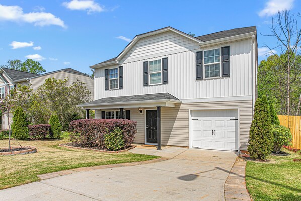 Exterior - 324 Beautiful Residence in Mebane NC. (Mebane)