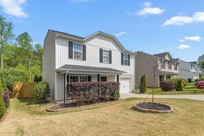 Exterior - 324 Beautiful Residence in Mebane NC. (Mebane)