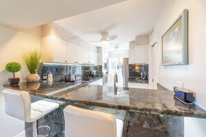 Fridge, microwave, oven, stovetop - Tropical Elegance 2BR Condo; Beach/Golf/Shopping (Waikoloa Village)