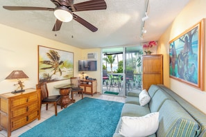 Smart TV - Ocean-view Condo – Private Lanai - In Kona Town (Kailua-Kona)