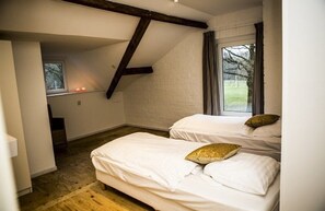 3 bedrooms, free WiFi, bed sheets