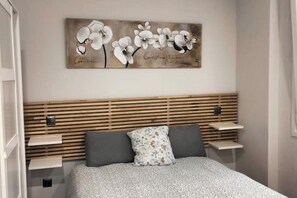 مكواة/لوح كي وواي فاي وملاءات أسرّة