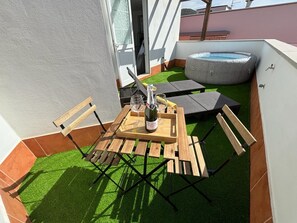 屋外ダイニングエリア