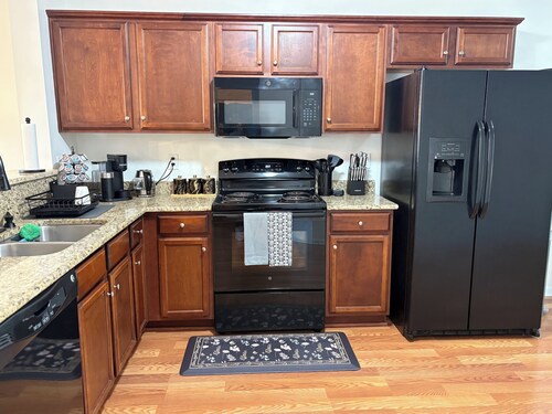 Ft. Jackson Cozy Bungalow – 1 Mile from Main Gate