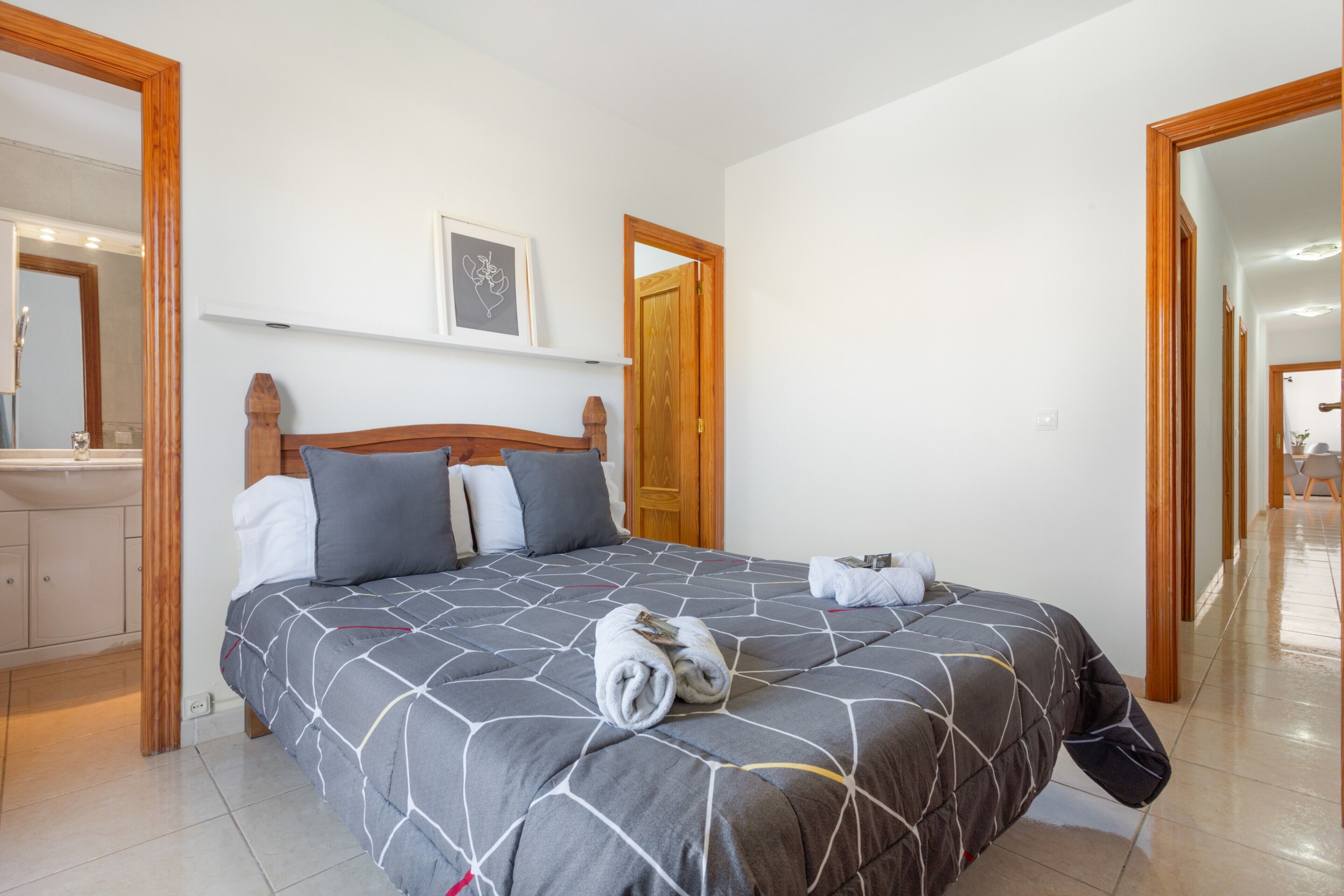 Strygejern/strygebræt, Wi-Fi, sengetøj