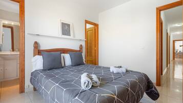 Strygejern/strygebræt, Wi-Fi, sengetøj