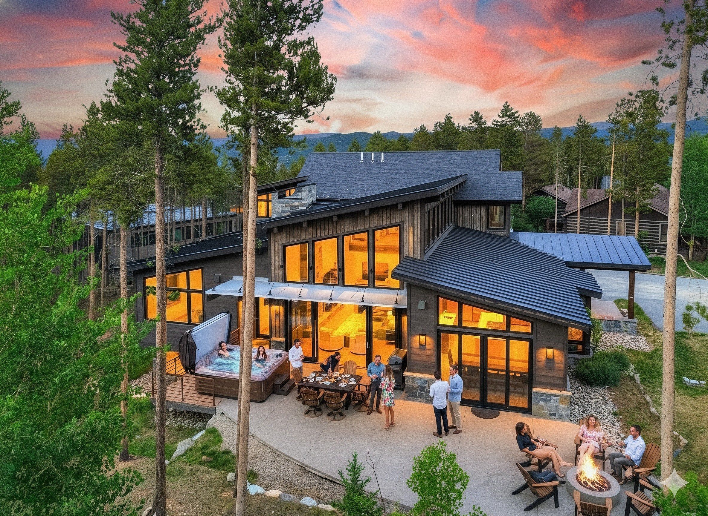 Breckenridge Peak 8 Base Camp — your four-season playground at the base of the mountain. Just a 5-minute walk to the gondola, ski lifts, spas, restaurants, bars, and world-class activities year-round. 🎿🌲