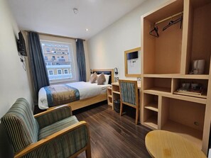 Tallelokero huoneessa, työpöytä