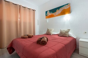 Iron/ironing board, WiFi, bed sheets - Central Apartment with Pool in Los Cristianos (Los Cristianos)