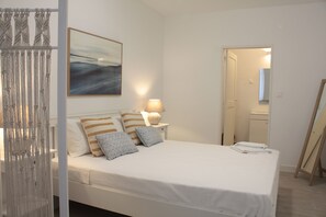 Bügeleisen/Bügelbrett, WLAN, Bettwäsche