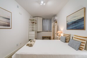 Fer et planche à repasser, Wi-Fi, draps fournis