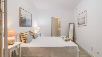 Bügeleisen/Bügelbrett, WLAN, Bettwäsche