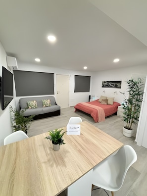 Bügeleisen/Bügelbrett, WLAN, Bettwäsche