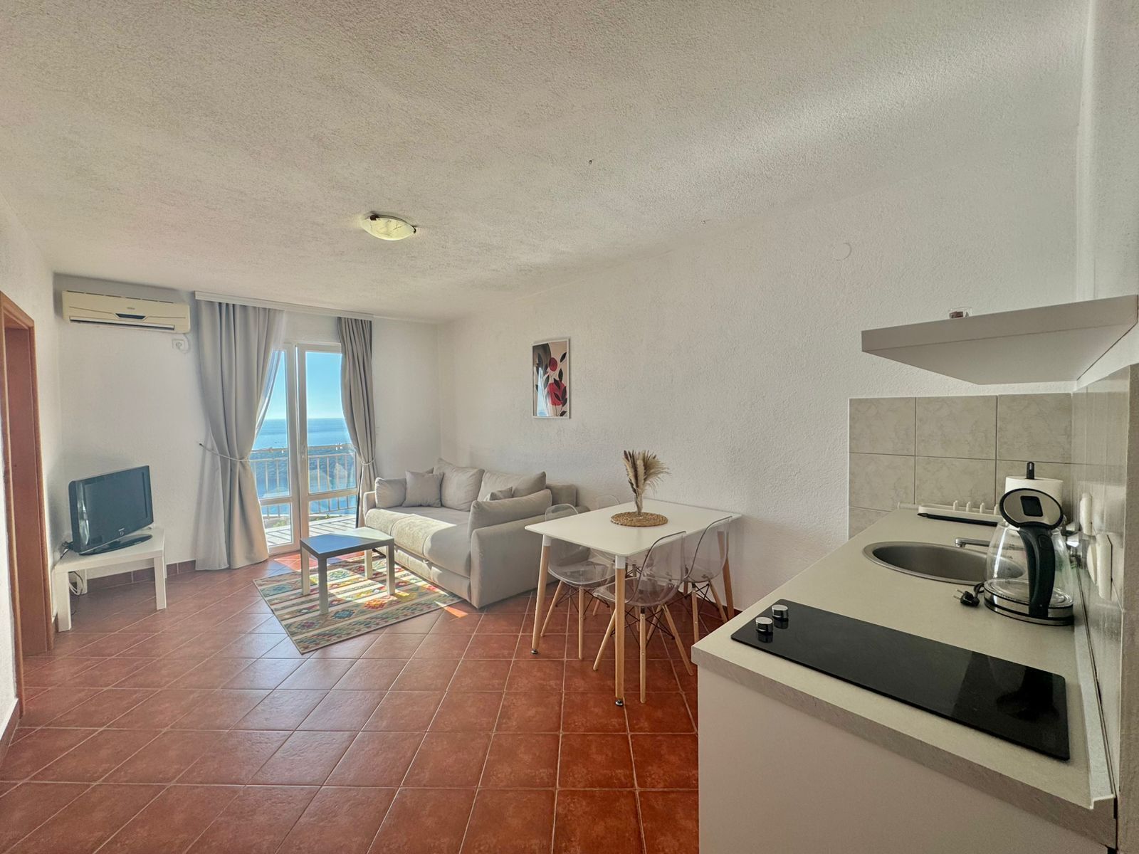 Appartamento Comfort, balcone, vista mare | Una scrivania, postazione laptop, culle/letti per bambini (gratuiti)