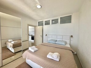 Deluxe Apartment, Balcony | Desk, laptop workspace, free WiFi