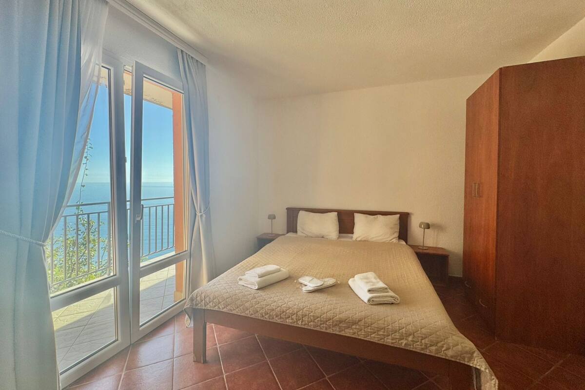Studio Confort, balcon, vue sur la mer | Bureau, espace de travail pour ordinateurs portables