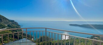 Calma Vista Apartments