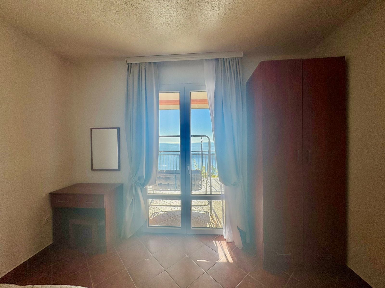Apartamento familiar, balcón, vistas al mar | Escritorio, espacio para trabajar con un portátil, cunas gratuitas