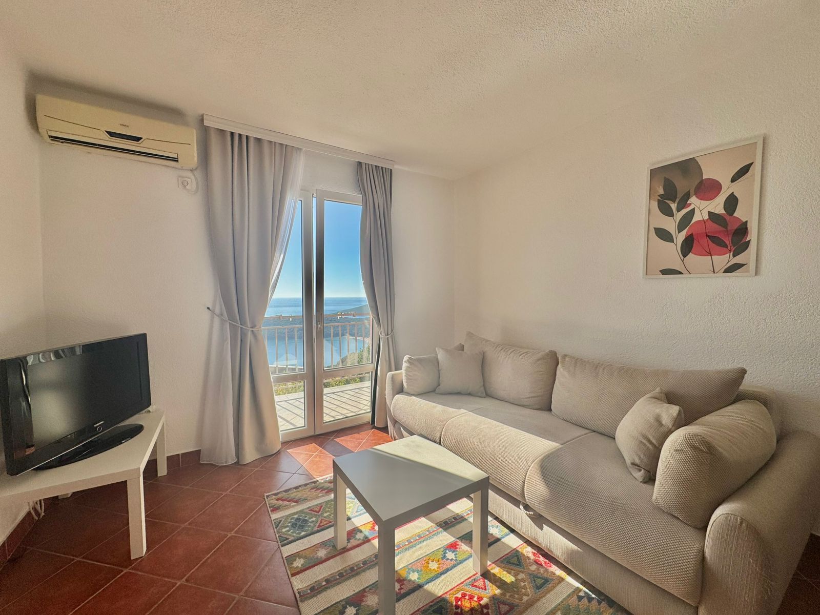 Comfort-Apartment, Balkon, Meerblick | Schreibtisch, laptopgeeigneter Arbeitsplatz, kostenlose Babybetten