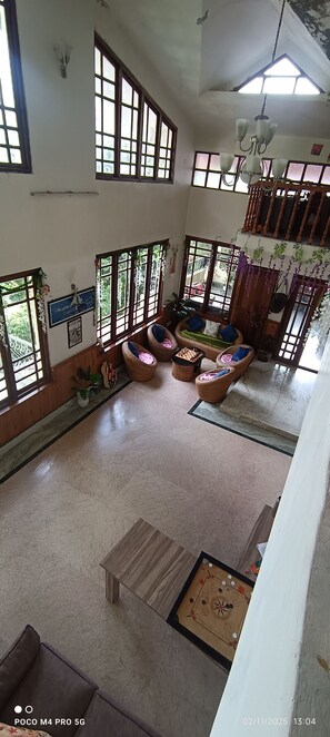 豪華雙人房, 陽台, 山景 | 起居區