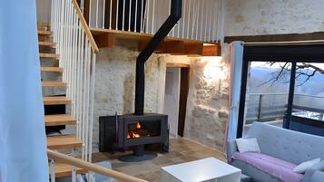 Télévision, cheminée