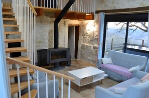 Televisie en een open haard